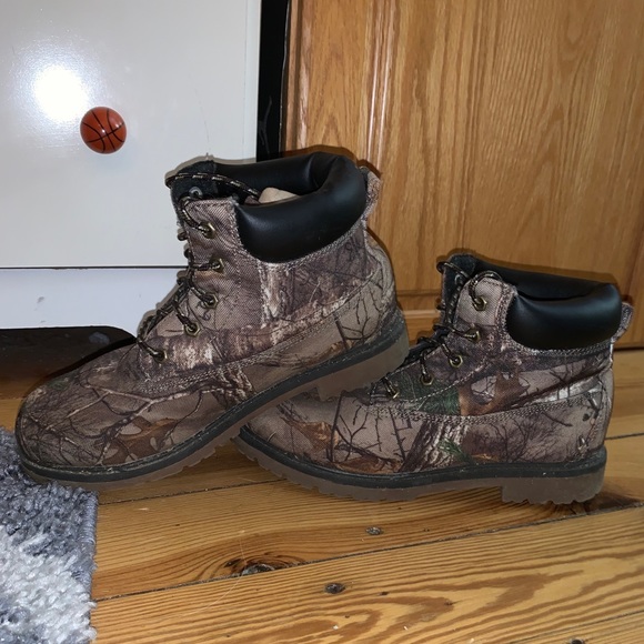 Camouflage boots - Picture 1 of 3
